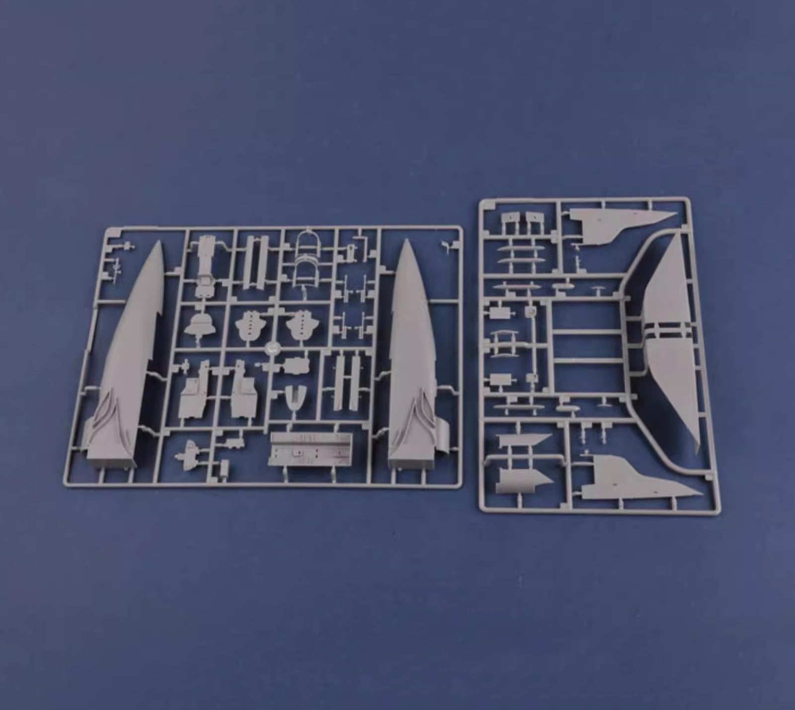 Modellino Aerei da Guerra Model Kits, Russian MiG-31M Foxhound Scala 1/48, Giocattoli e Regali per Adulti, 18.6 x 11Inchs