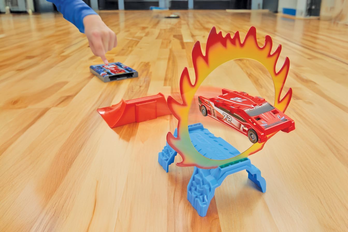 FLAT 2 FAST Stunt 2-Pack Playset – All-Inclusive Set with Launch Ramp, Fire Ring, Tunnel & 2 Flat Car Racers – Build Custom Stunts – Ages 5+