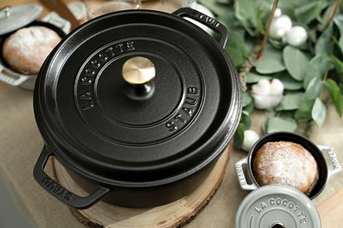 Image of STAUB Cast Iron Roaster /Cocotte, Round, 22 cm, 2.6 L, Black