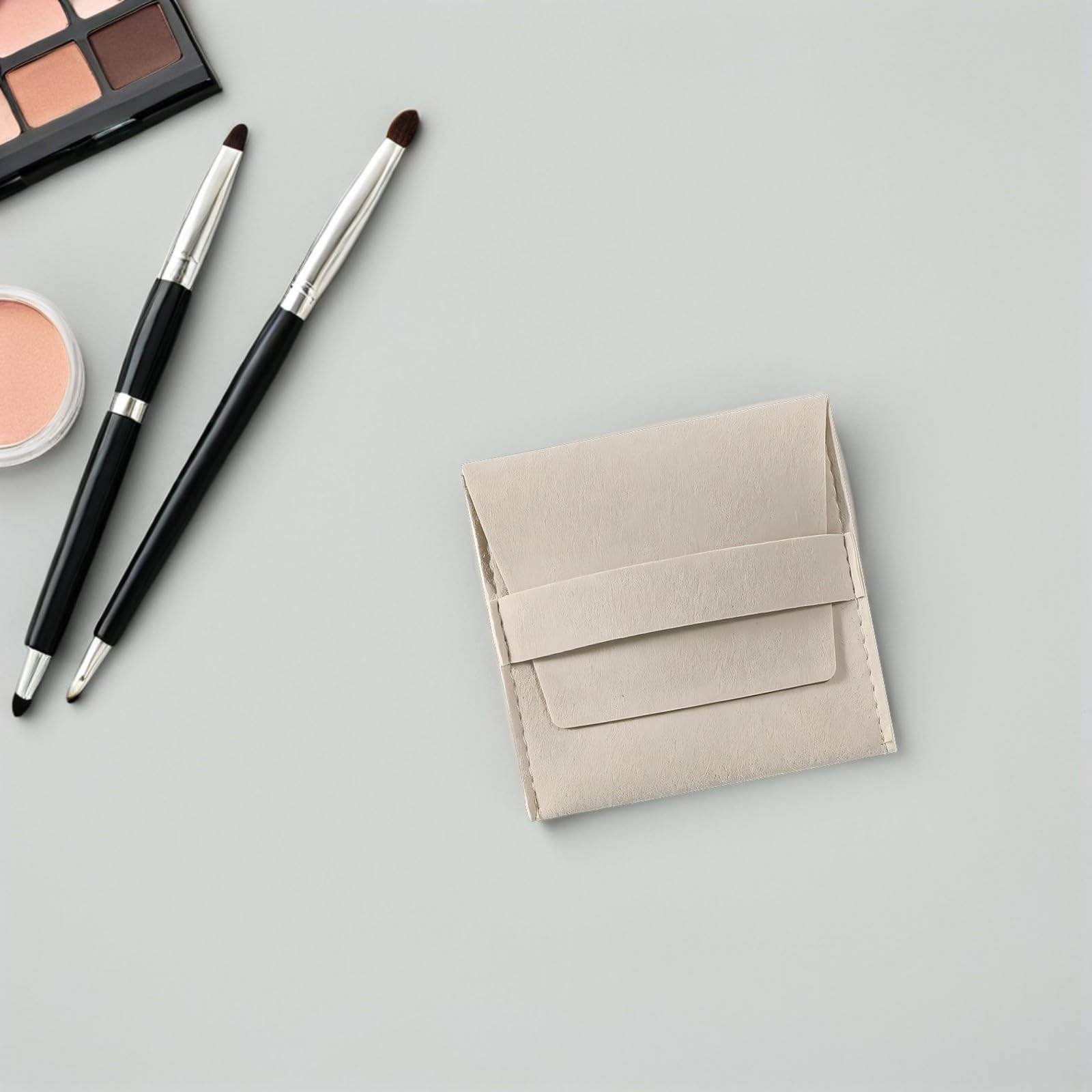 Toyvian Bolsa de Lujo para Joyas de Microfibra con Correa Fija y Estilo, Organizador Seguro para Anillos y Pulseras, 120 Juegos con Forro Doble Cara Beige