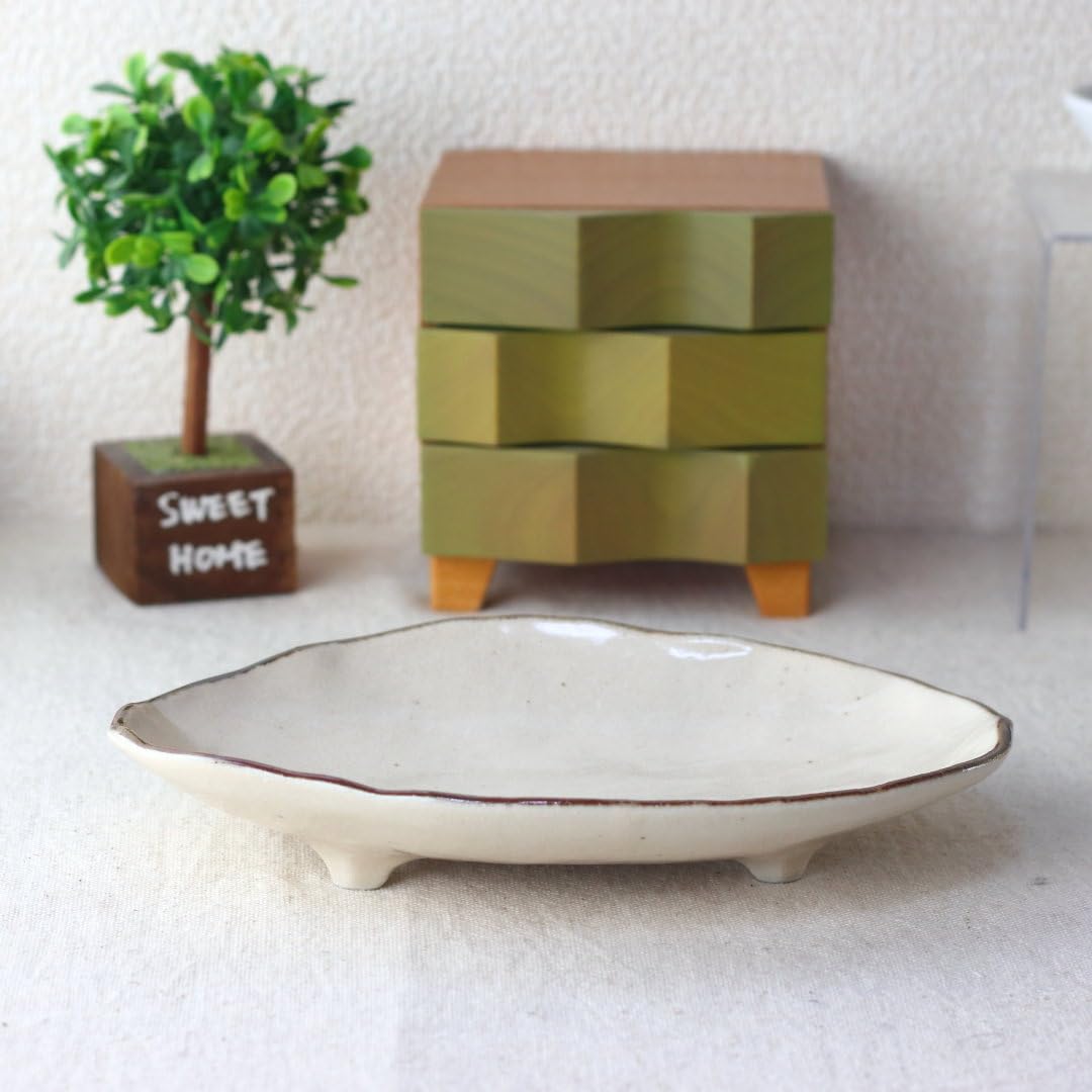 Amazon.co.jp: cerapockke 煮魚が似合う三ツ足楕円皿 22cm 渕サビ（白