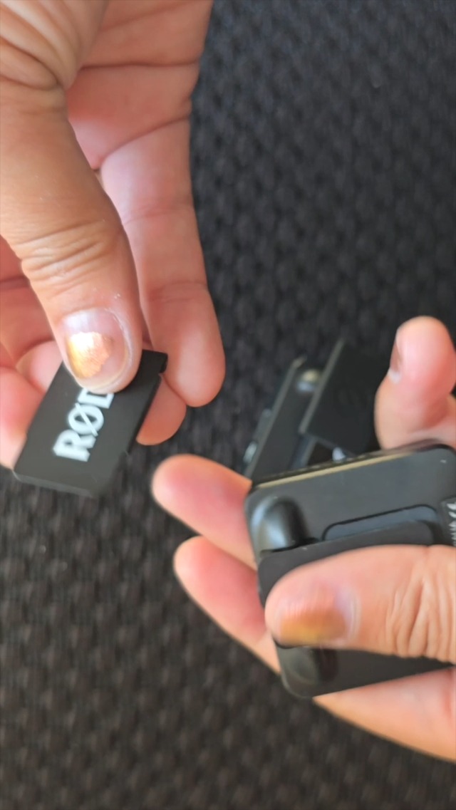 Watch RODE MagClip GO Magnetic Clip for Wireless GO Install Demo