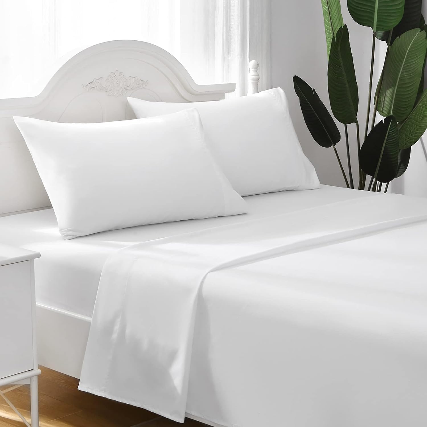 ILAVANDE White Queen Hotel Luxury Super Soft 1800 Series Microfiber 4 Piece Bed Sheet Set-Wrinkle Free & Breathable-Depth 14 Pocket for Queen Size Bed