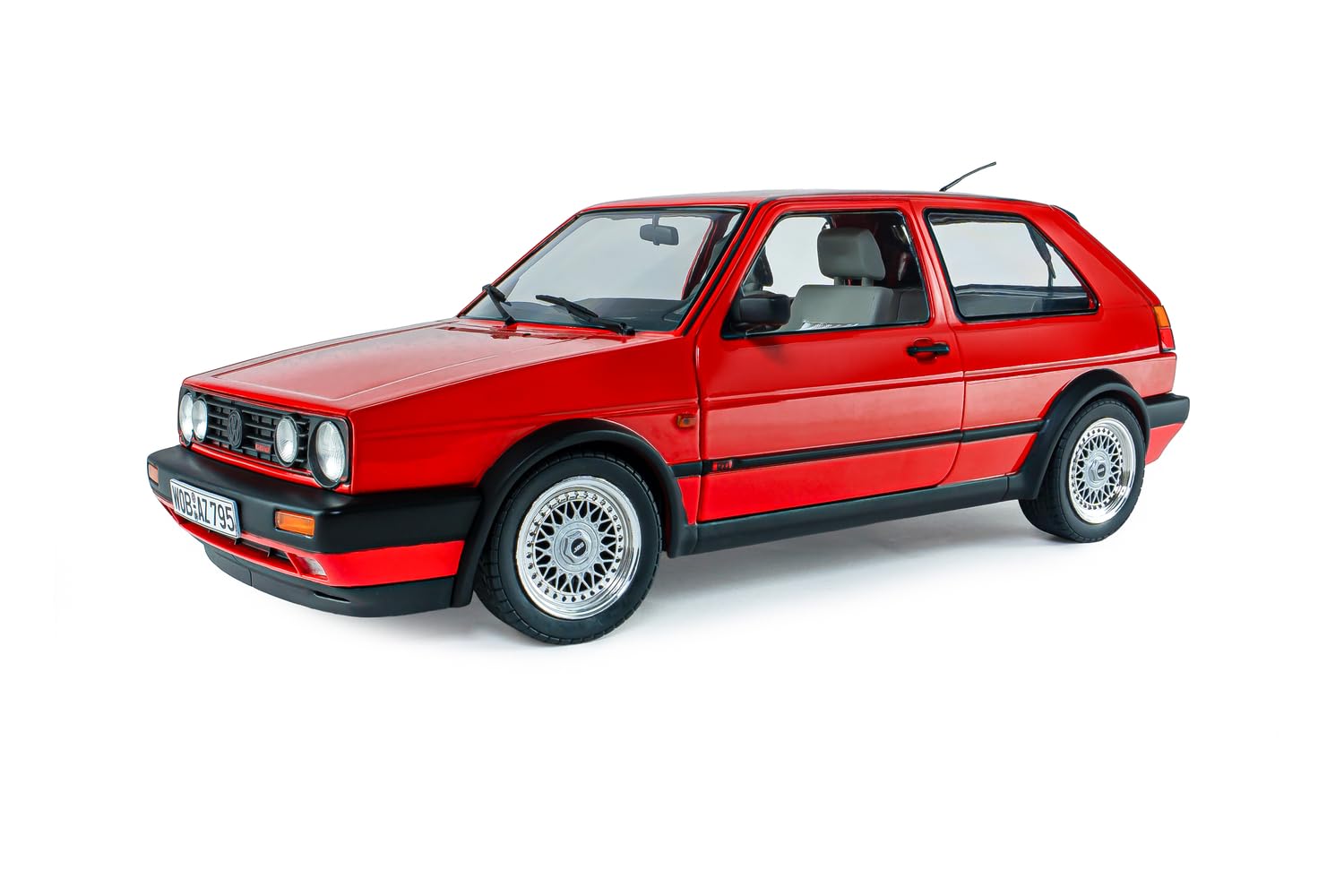 Solido VW Golf 2 GTI 1984 – Modellino di Auto pressofuso Classica Hot Hatch, modellino Youngtimer Dettagliato, Rosso Mars, Scala 1:18