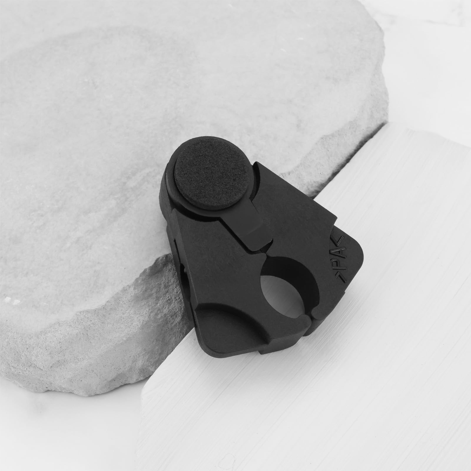OTOTEC Uchwyt na laskę do chodzenia, czarny, 5,2 x 4,7 cm, wysokość 2,1 cm, idealny do rur o średnicy od 1,6 cm do maks. 2,5 cm, 2 szt