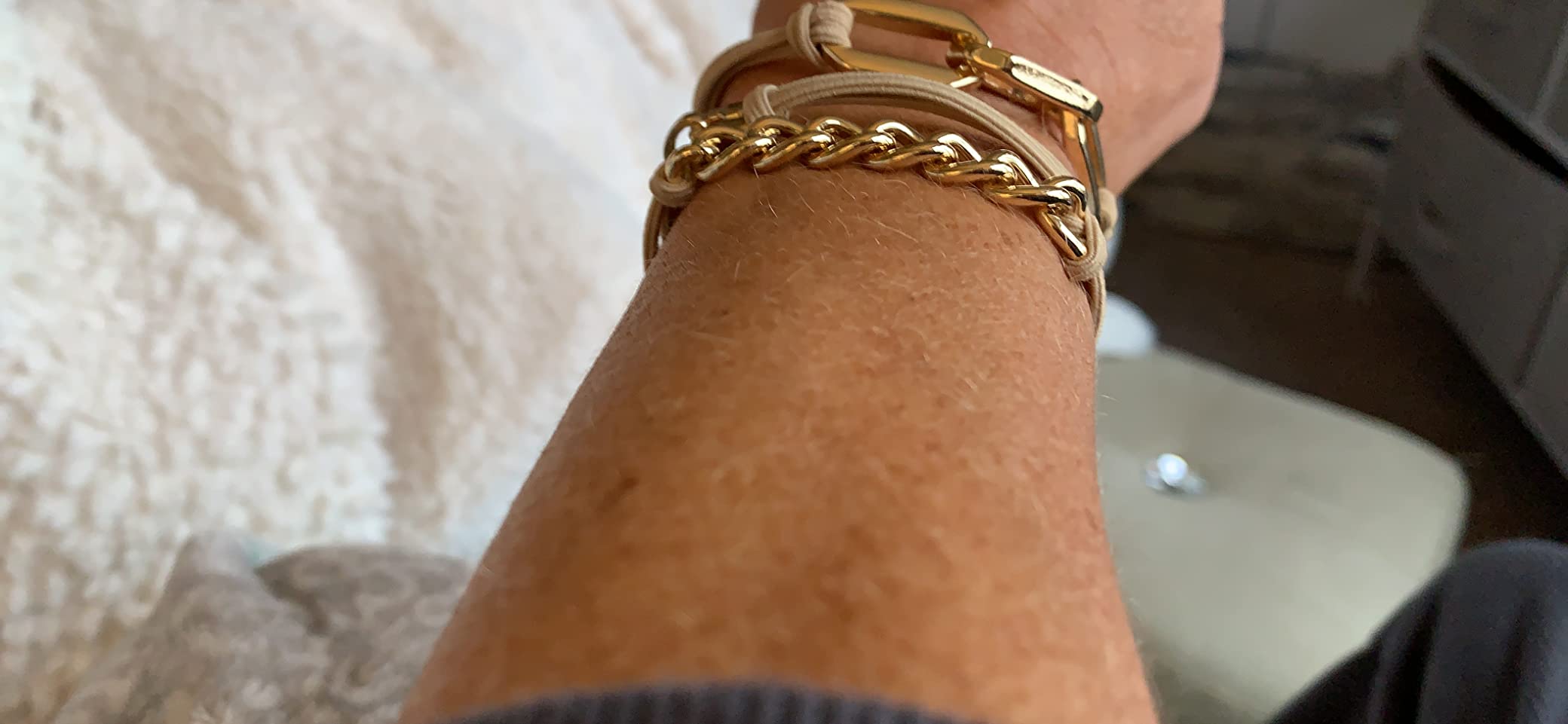 4/mo Finance Bracelet Hair Ties With Beige Black Elastic, Looks Cute