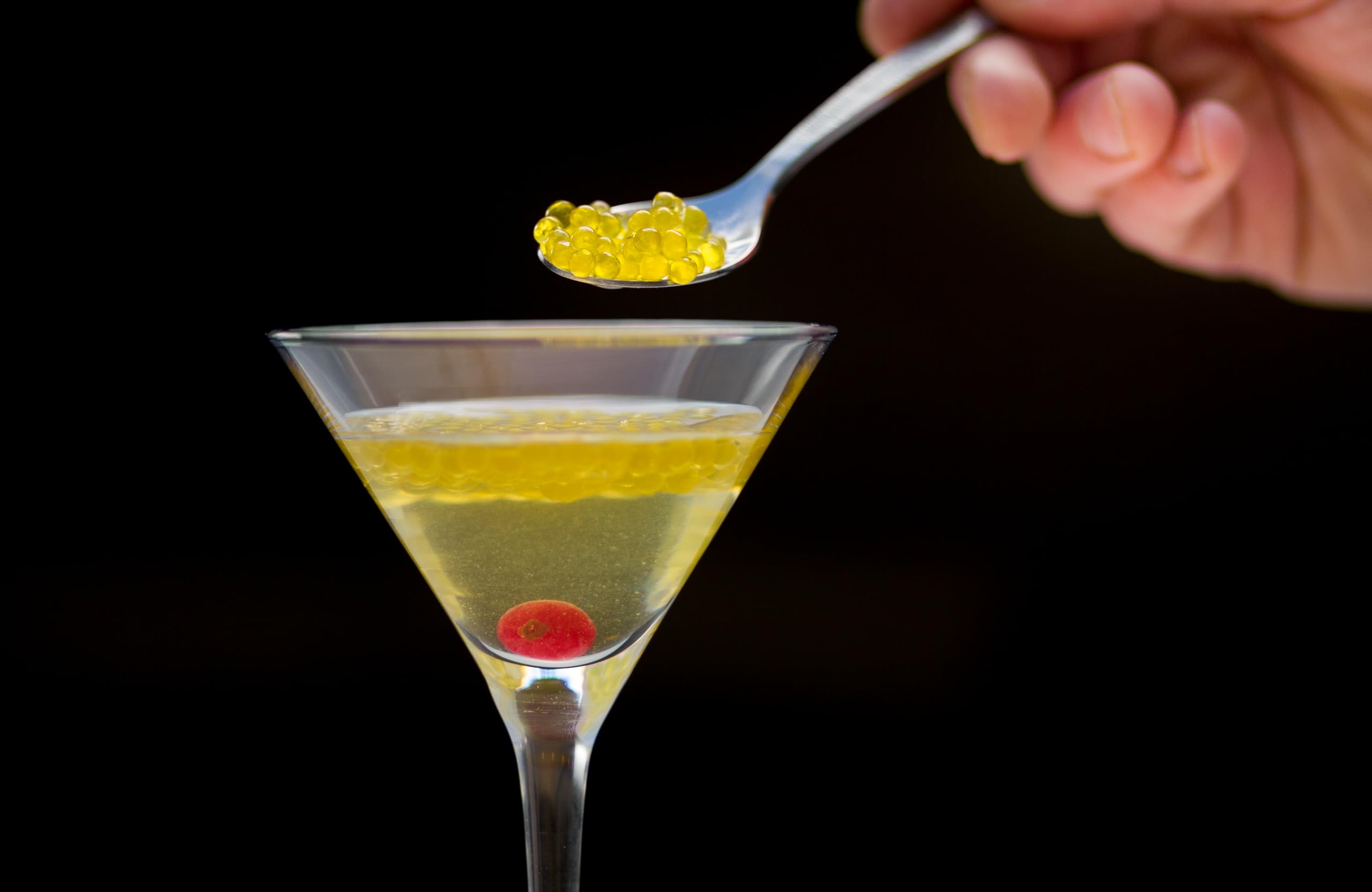 Caviaroli - Encapsulado de Aceite de Oliva Virgen Extra. Perlas de Aceite Gourmet para Aliño o Decoración bote de 200 grs. Perlas de Aceite de Oliva virgen Arbequina. Perlas de oliva de cristal 200 gr