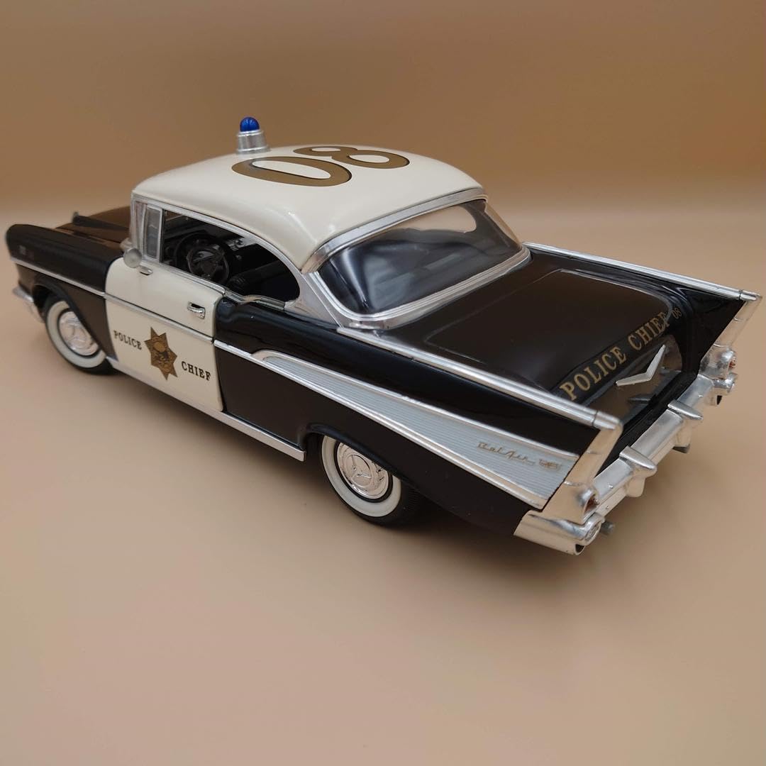 1/18 シボレーベルエア POLICE CHIEF 1957 ミニカー Amazon.co.jp: 中古 1/18 シボレーベルエア ポリスカー POLICE