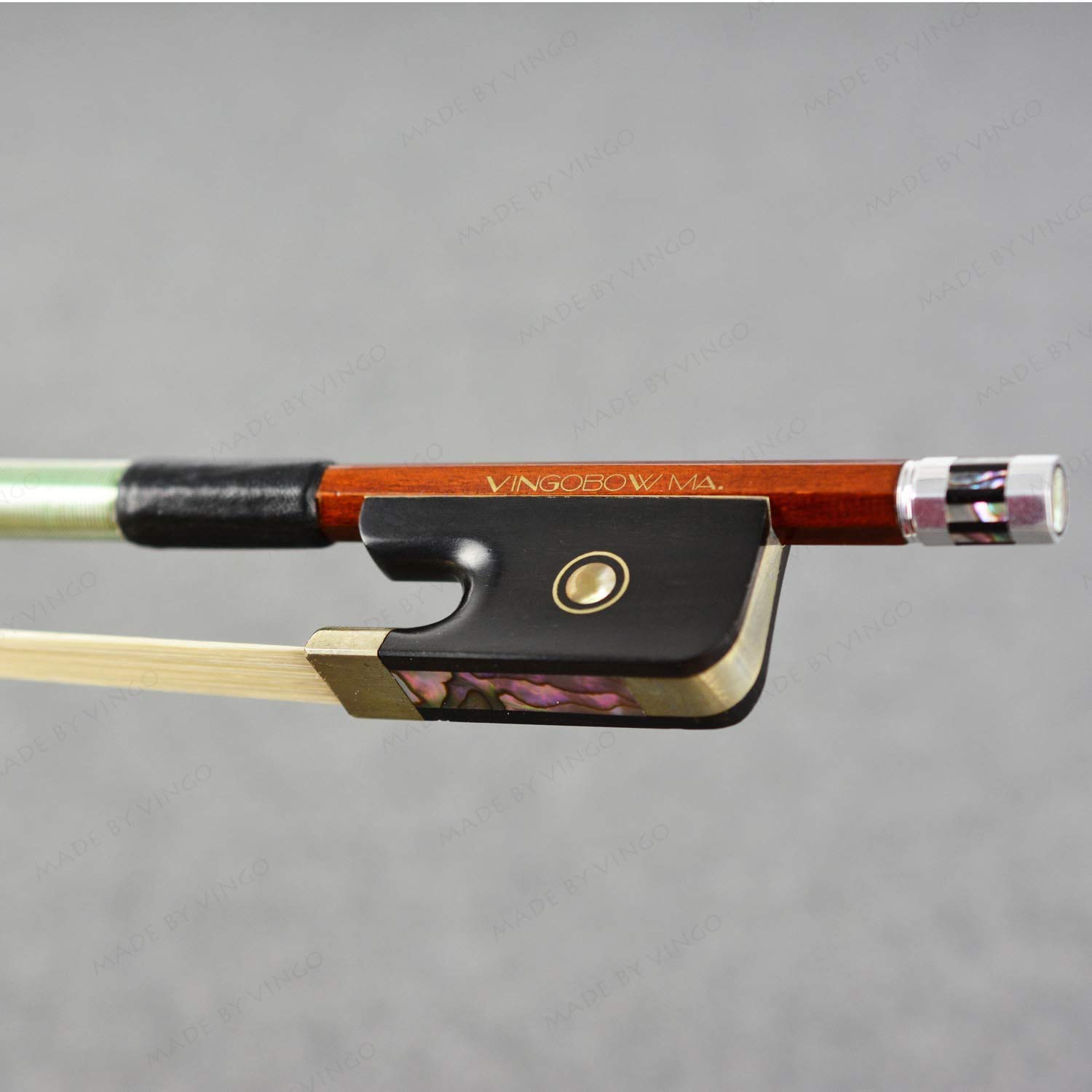 Archet violoncelle Pernambuco taille 4/4 VINGOBOW 813C Master Level Round Stick Sartory modèle yeux parisiens grenouille ébène bien équilibré Son naturel doux Crin de cheval