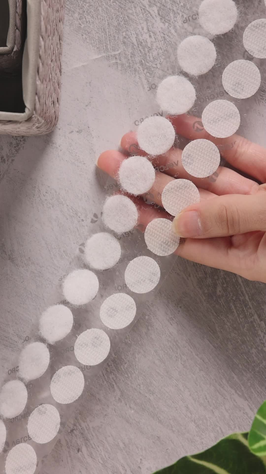 VELCRO Brand Stick On Coins Double Sided Hook &amp; Loop Self Adhesive Sticky Coins Perfect For Room D&eacute;cor &amp; Home, Office, Garage Use White 16mm X 16mm Set Of 16