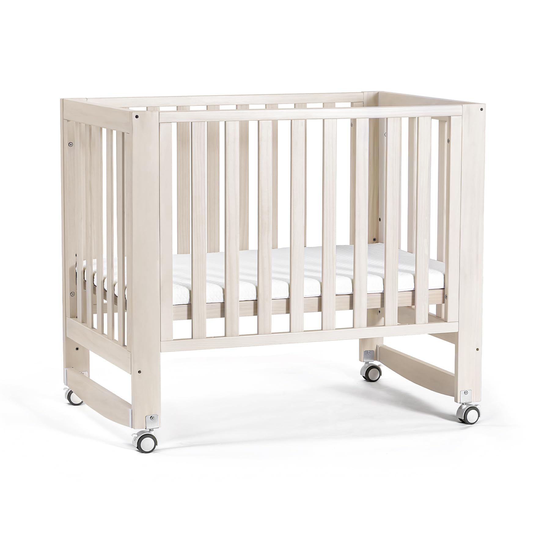 Cuna EvoNest 6 en 1 convertible con ruedas, madera de Nueva Zelanda 100%, colchón ajustable en 4 alturas, lavable en beige natural.