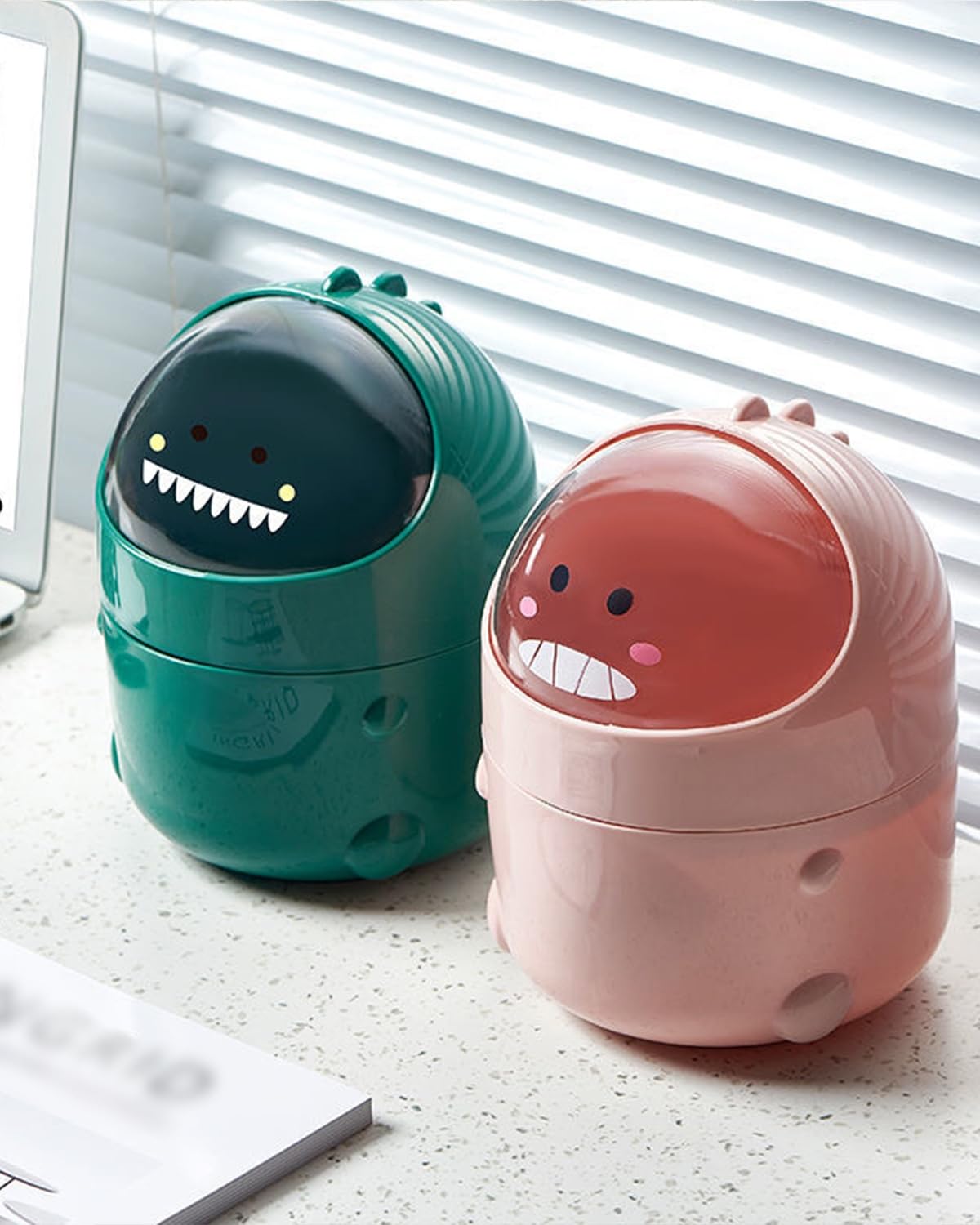Mini stołowy kosz na śmieci z pokrywką, dinozaury, słodki kosz na śmieci z kreskówki, mały kosz na śmieci, dekoracja Kawaii, pudełko do przechowywania, do biura, pokoju dziecięcego, toaletki
