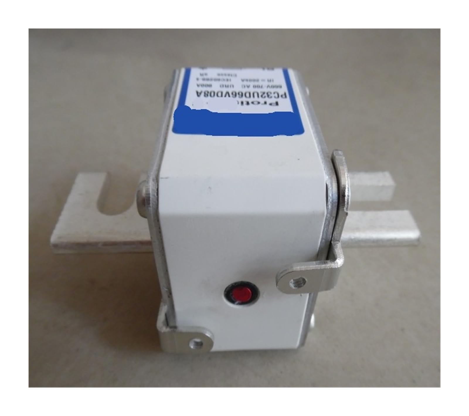 Fusible PC32UD69V630A contre les surtensions destructrices de vos machines d'usine