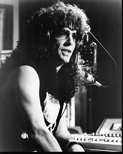 Posterazzi Howard Stern At Radio Desk Impresión fotográfica en blanco y negro (16 x 20) - Artículo # MVM00387 disponible en Yaxa Costa Rica