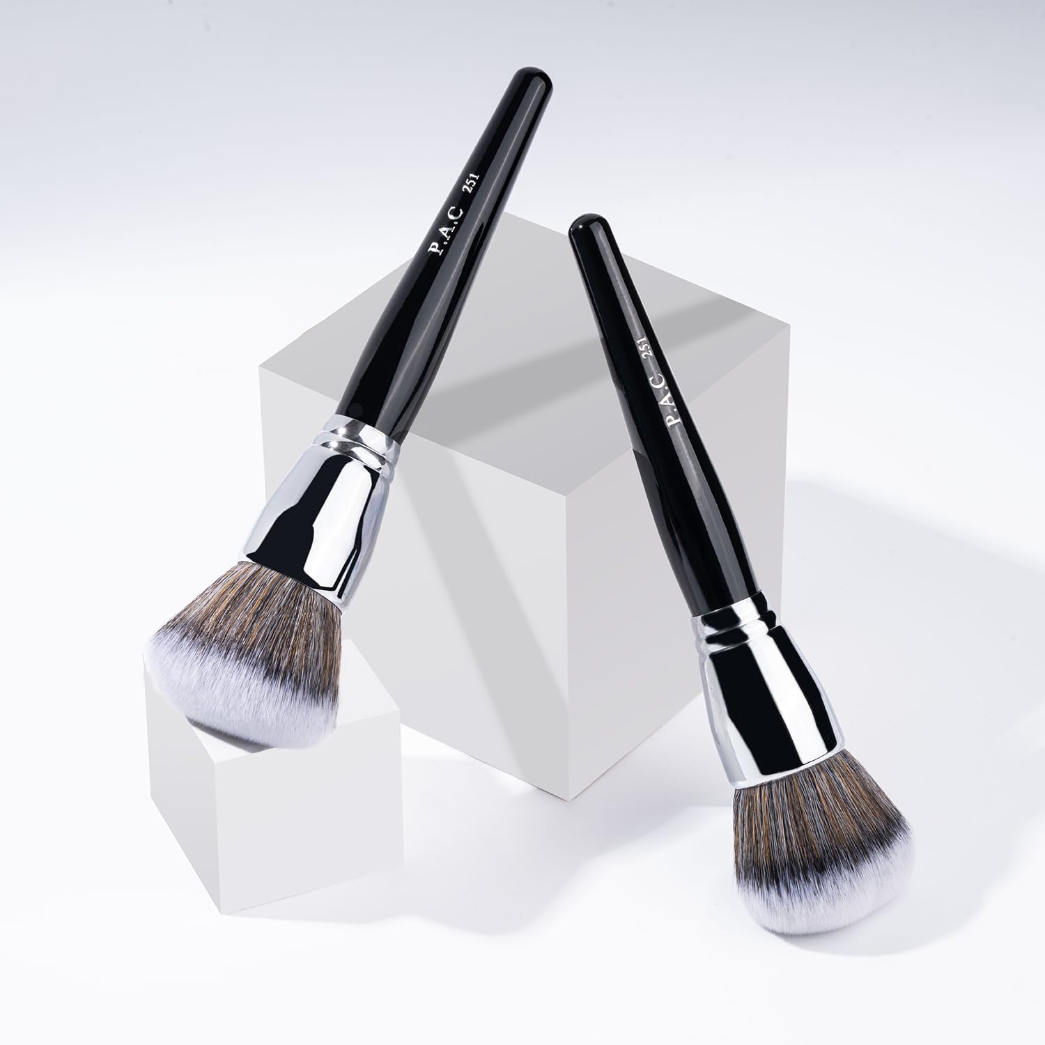 PAC Powder Brush 251 - Image 4 thumbnail