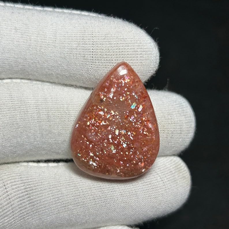Cabochon en pierre de soleil naturelle pour créer vos colliers et pendentifs DIY