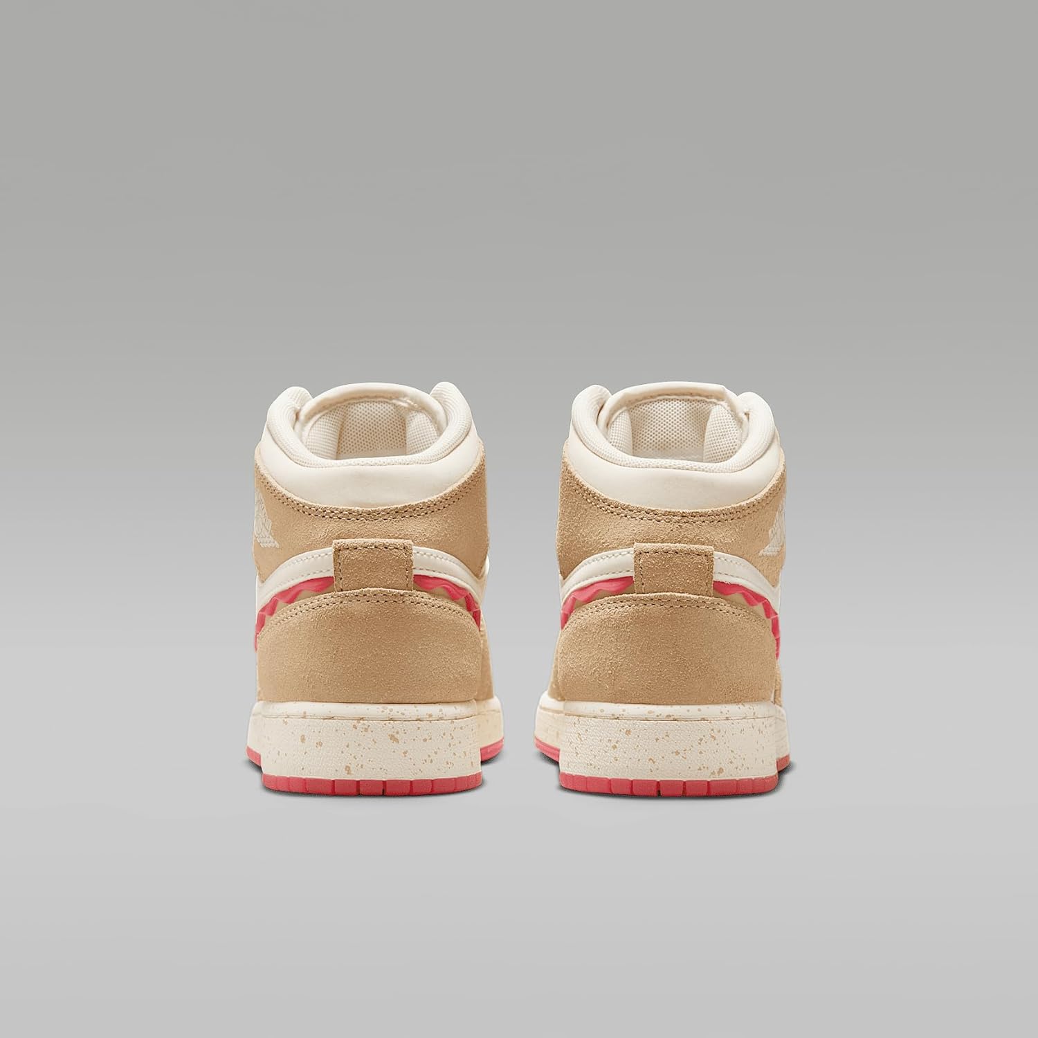 AIR JORDAN 1 MID SE (GS) "DESERT/FUSION RED-PALE IVORY"