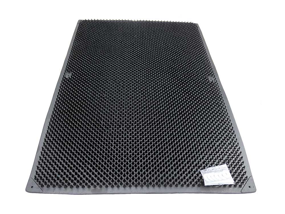 Grewal Equestrian Rubber Scratch Mat (Black)