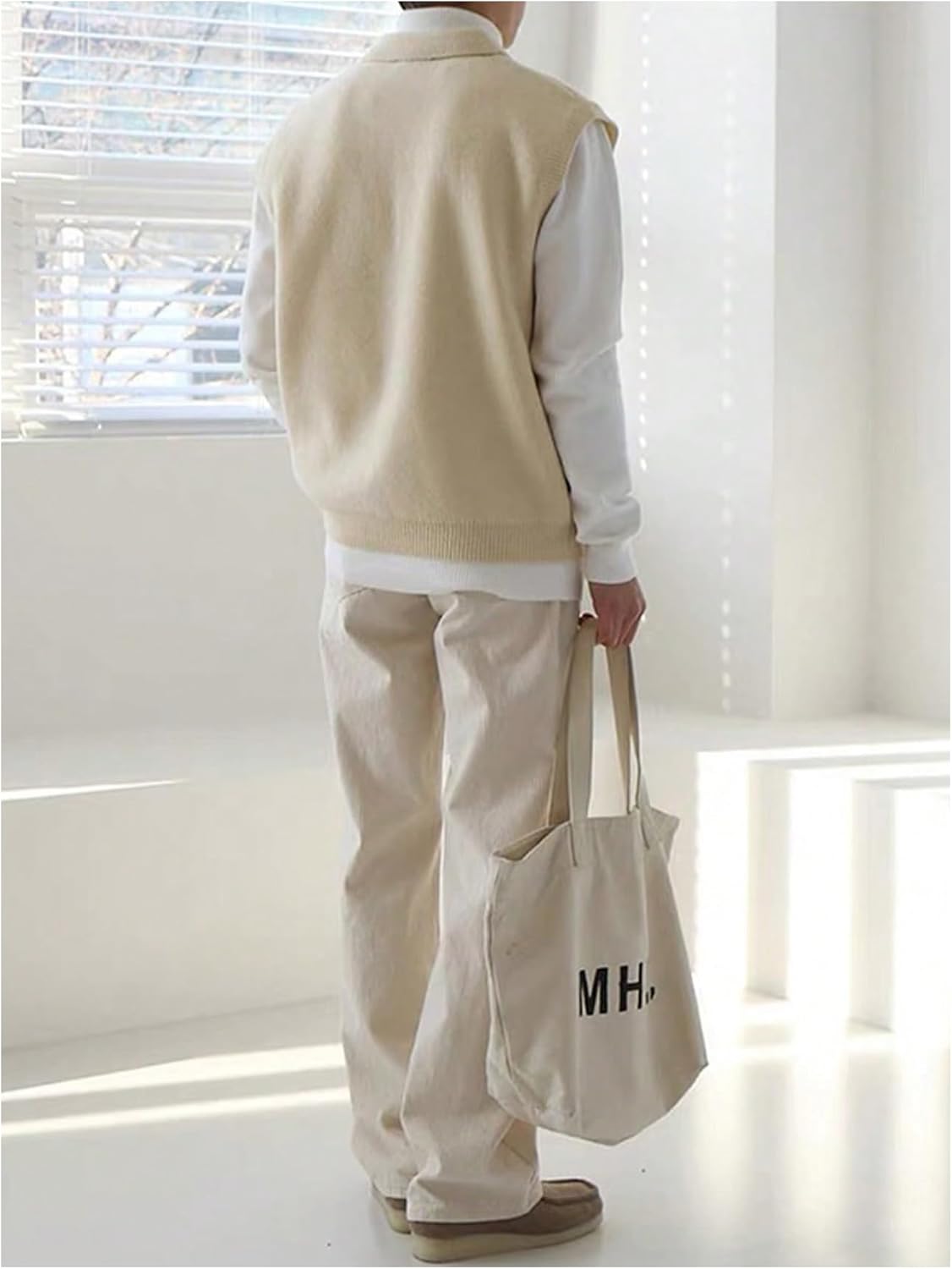 Verdusa Men's Old Money Sweater Vest Cable Knit V Neck Oversized Sleeveless Pullover Top - Image 4