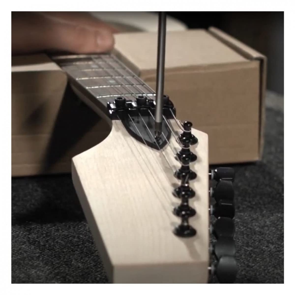 Guitarworks - Kit Guitare Électrique à Monter Soi-Même - Guitare à Pan Coupé Profond à Assembler