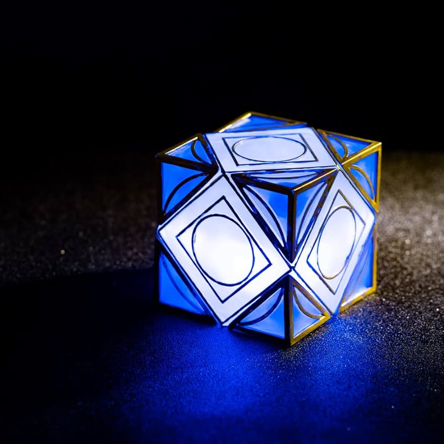 WDW スターウォーズ ジェダイホロクロン Holocron Amazon.com: Galaxy's Edge Star Wars Electronic Jedi Holocron