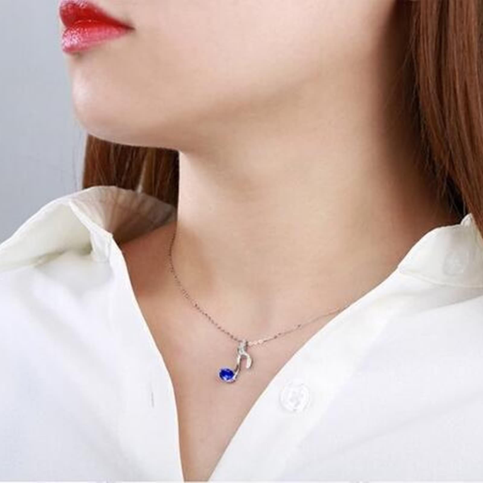 Naszyjnik damski z białego złota 18 K 750, 0,75 ct, szafirowy łańcuszek, niebieski, notacja muzyczna, łańcuszek damski, modna biżuteria 750 białe złoto z moissanit, długość 46-49 cm, 18