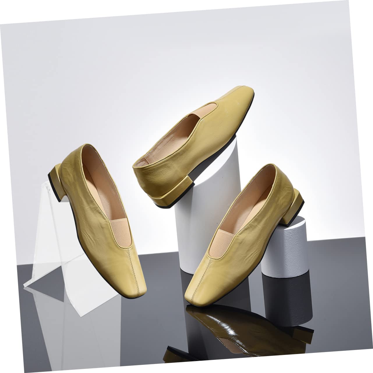 GLEAVI 6Pcs Acrylic Shoe Display Stand for High Heels and Sneakers Clear Shoe Rack for Store Merchandising Design Stable and Attractive Presentation