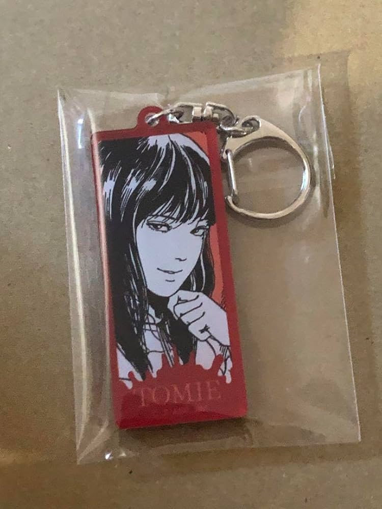 Amazon.co.jp: 伊藤潤二 富江 富江名言 アクリルキーホルダー