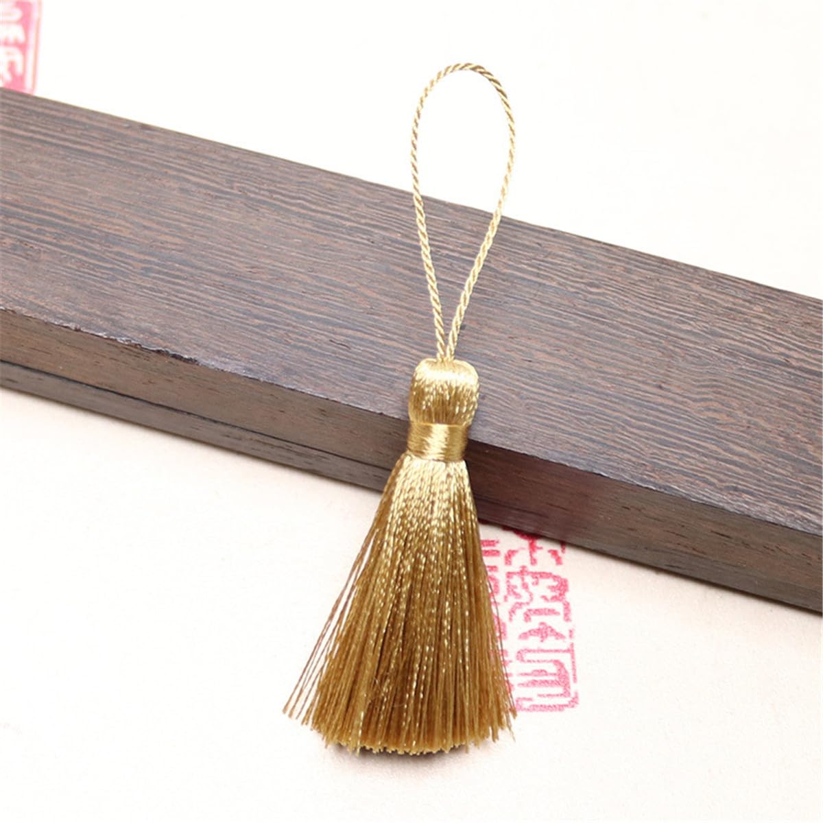 Pampilles mini soyeuses or de 5 cm pour finitions d'artisanat et papeterie d'exception