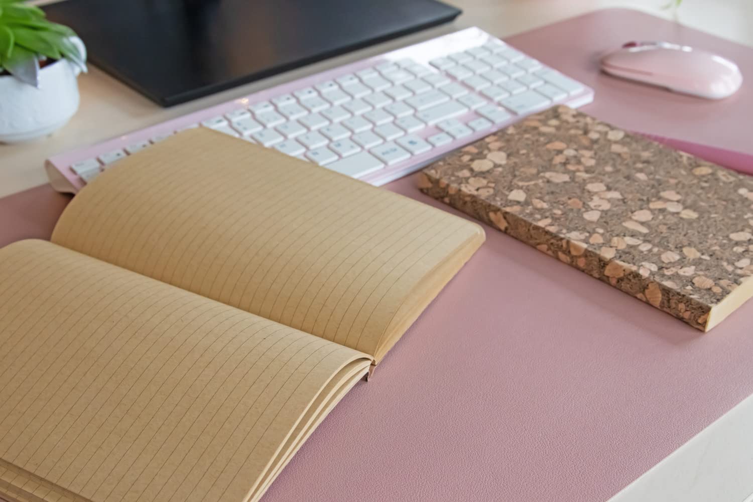 Idena 12252 - Notebook 20 x 14 cm, lined, 192 pages, made from 100% recycled paper, cork cover, 80 g/m², pack of 1