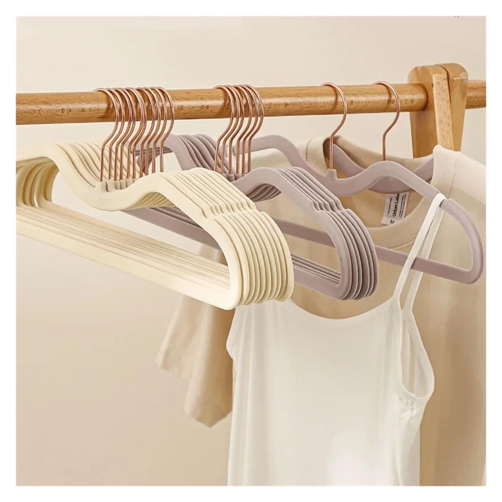 Cintres en Velours Cintres en Velours floqués, 10 pièces, Conception à col Court, sans Trace, antidérapants, for Chemise, Veste, Manteau, Supports de Rangement(Light Purple)