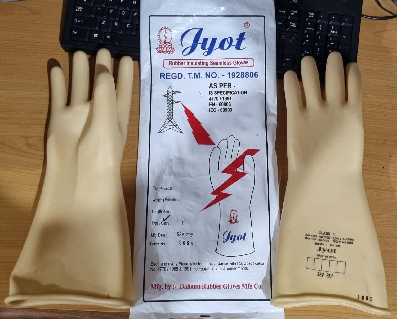 Jyot Electrical Rubber Hand Gloves Class1 EN 60903. Test