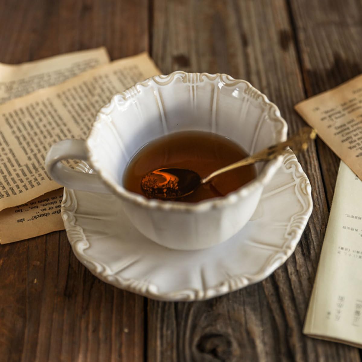 DECHOUS Juego de Taza de Cerámica Estilo Elegante Vintage de 300ml Platillo Antideslizante y Fácil de Limpiar, Adecuado para Disfrutar Café o Té en Casa