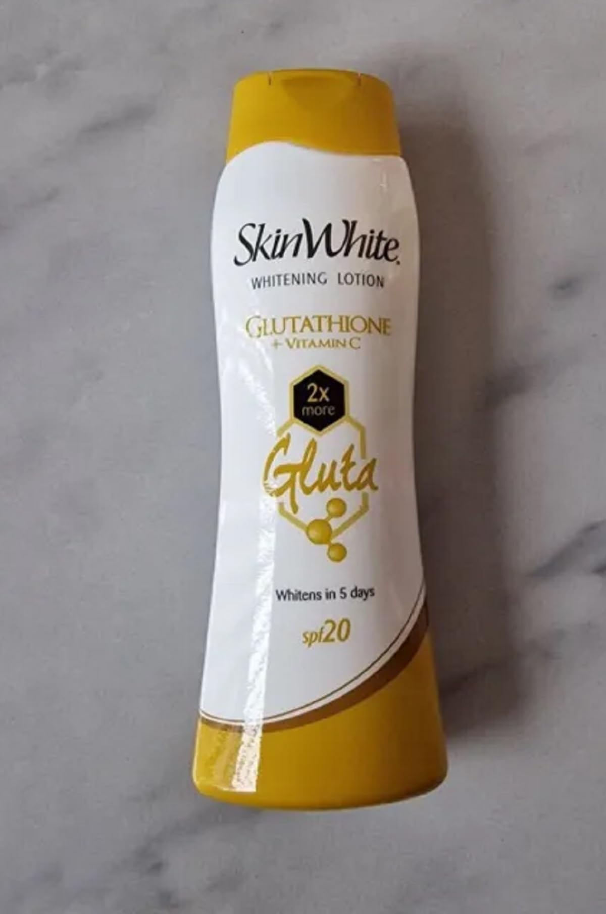 Buy SkinWhite WHITENING LOTION GLUTATHIONE + VITAMIN-C (200 ml) Online at  Low Prices in India - Amazon.in