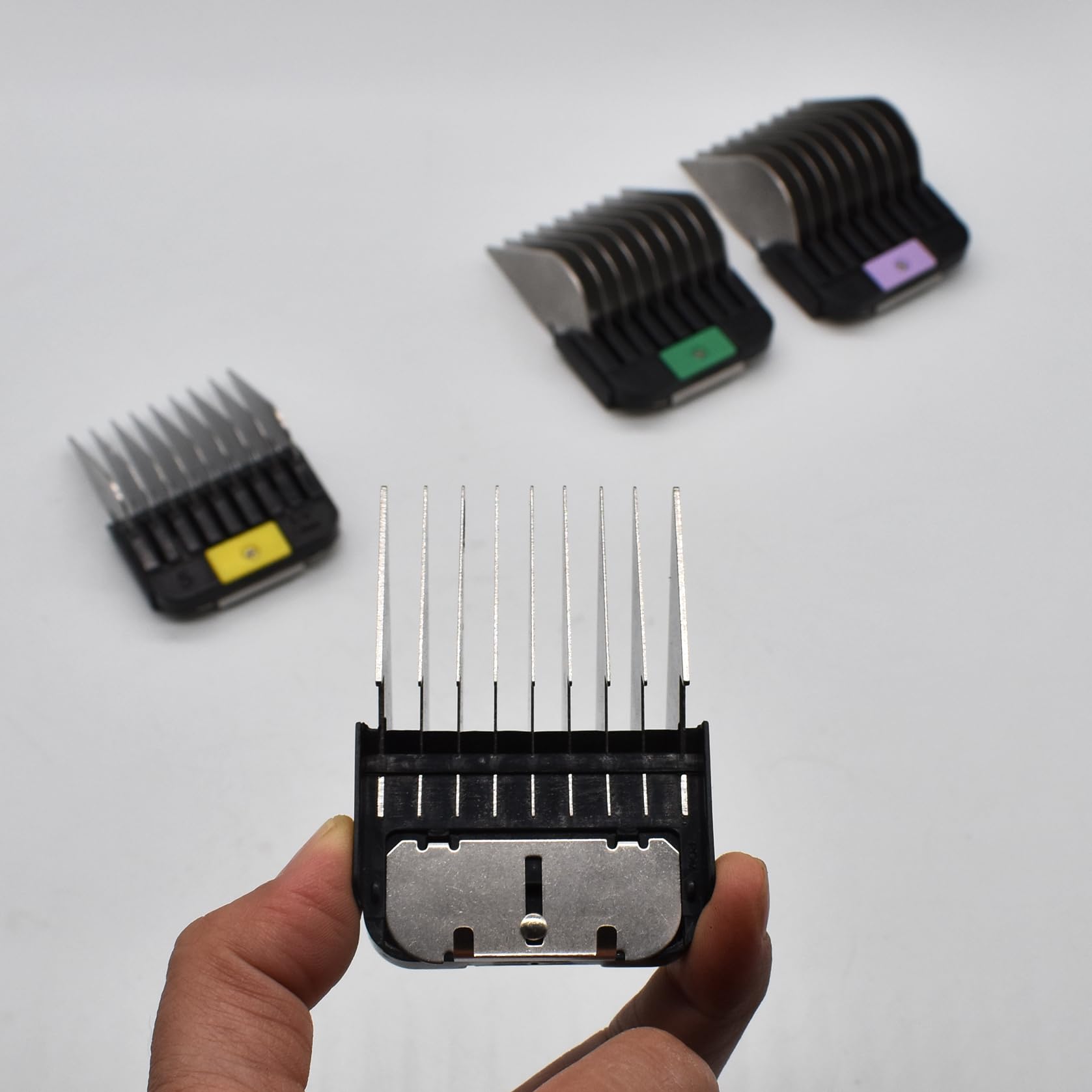 Lot de 4 peignes de protection en acier inoxydable pour toiletteurs d'animaux de style A5, 1,6 cm, 1,9 cm, 2,2 cm, 2,5 cm, compatibles avec les tondeuses Wahl KM Series Andis AG BG Oster A5 A6