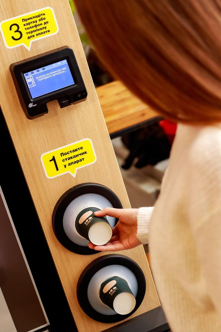 Générique Distributeur de gobelets encastrable | Convient pour gobelets de 400 ML / 14 oz | Idéal pour cafés, Bars, Bureaux et Zones de Libre-Service.