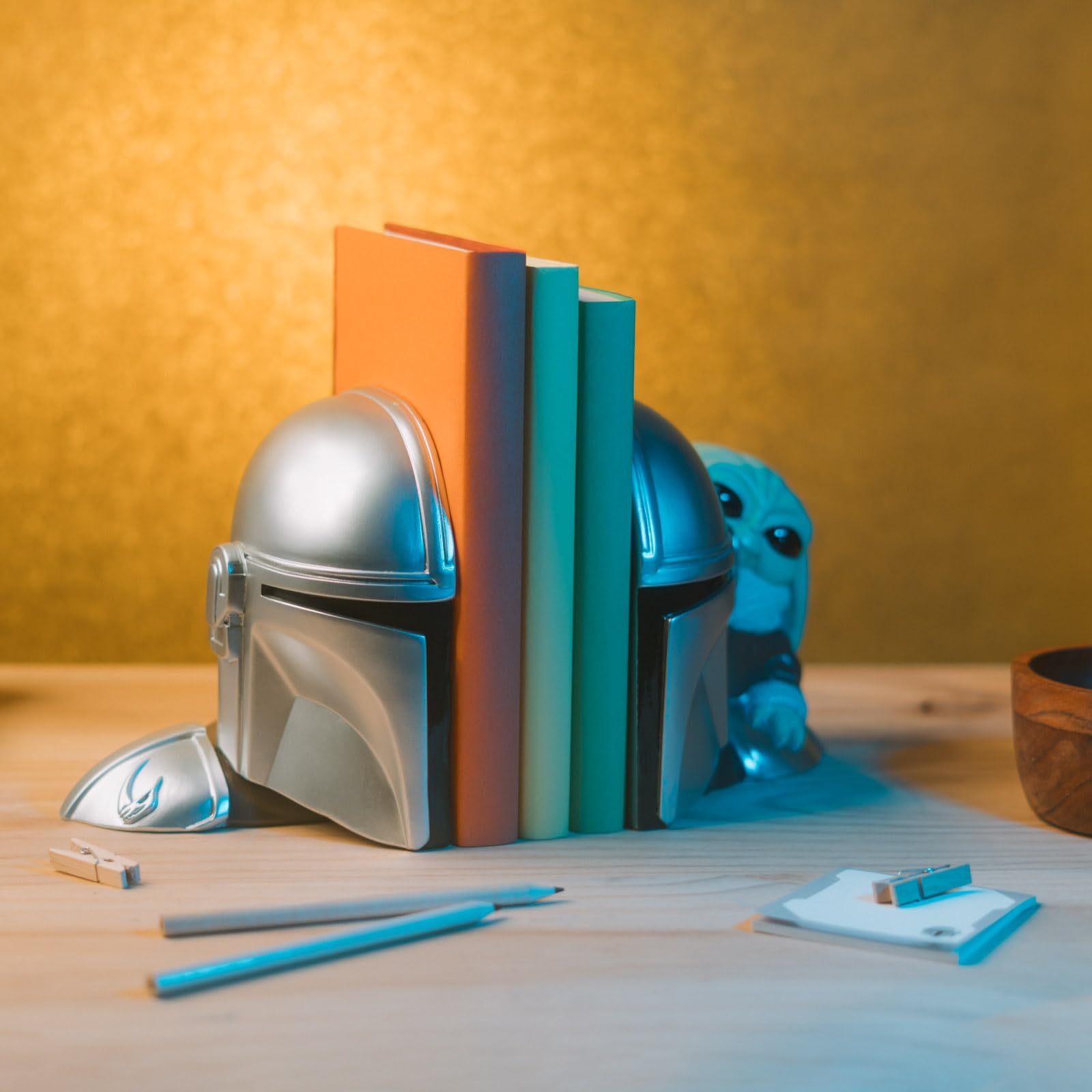 Grupo Erik Star Wars Mandalorian Grogu Baby Yoda Buchstütze Buchständer | Book Nook Kinder und Erwachsene ca. 12,3 x 15,4 x 14,9 cm Offizieller Star Wars Figur Merch Geschenke