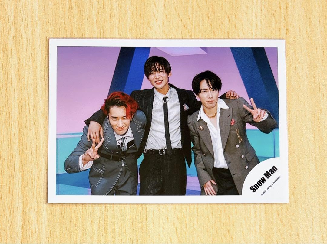 SnowMan 公式写真目黒蓮・阿部亮平・集合