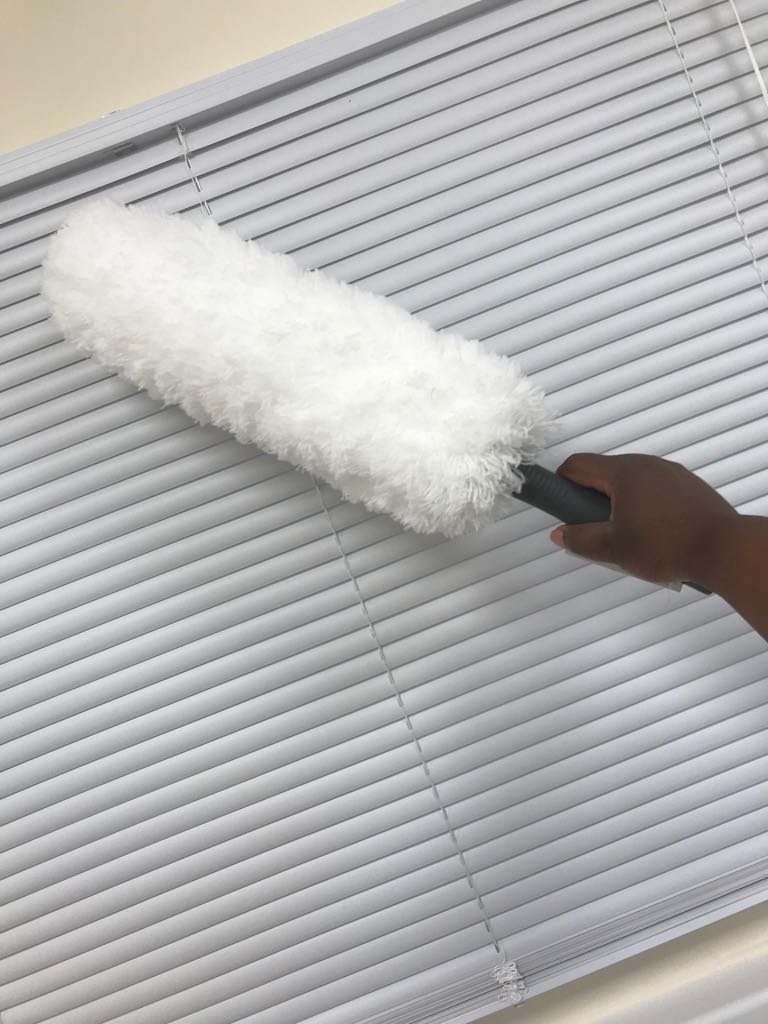 Nuit White Large Microfiber Hand Held Duster 58Cm - Washable Duster For Cleaning, Delicate Objects, Venetian Blinds