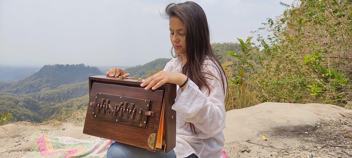 Boîte Shruti de qualité supérieure avec couleur expresso 440 Hz | Sac de transport rembourré/fabriqué en bois de teck/instrument indien | Boîte Shruti (432 Hz sur demande)