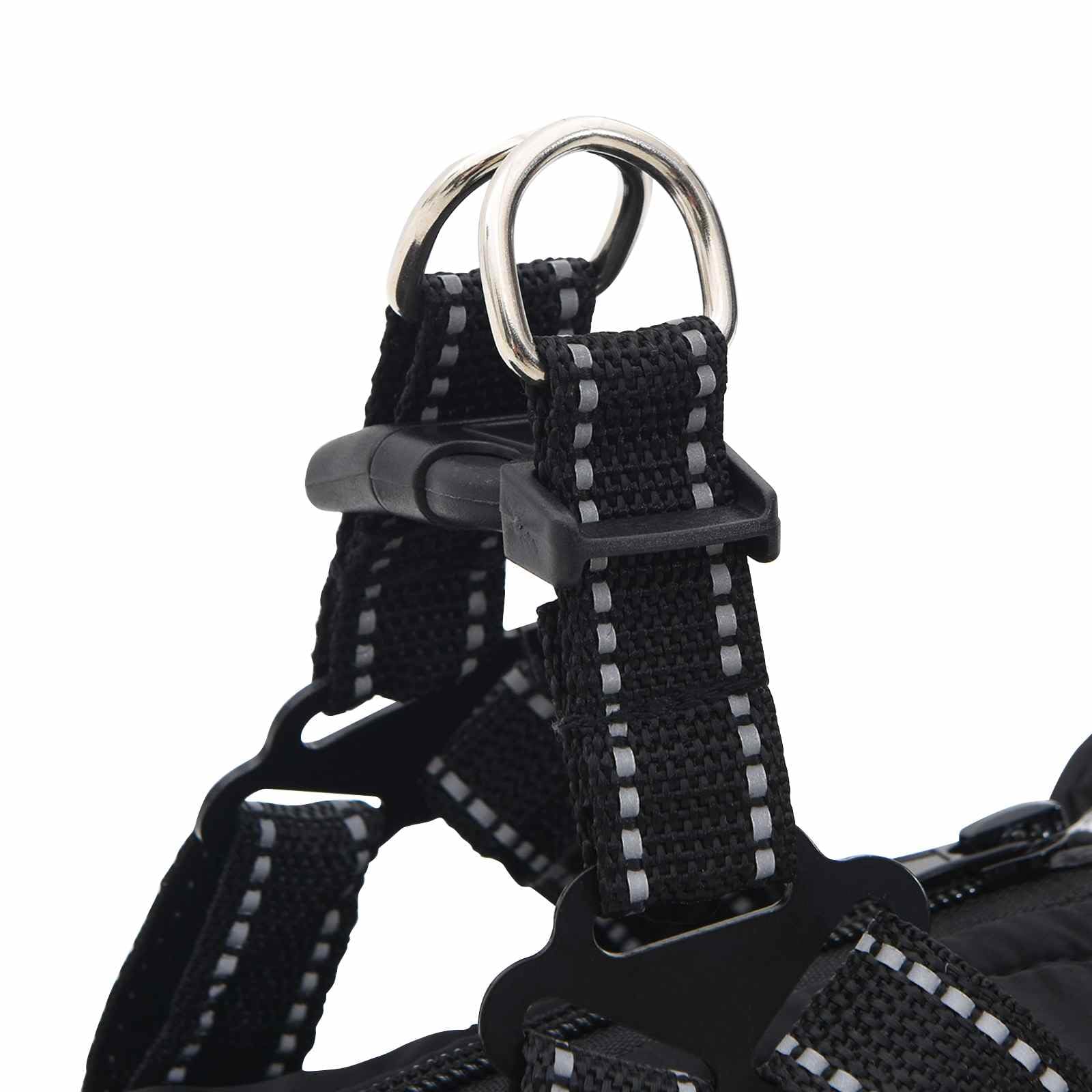 Cappotto per cani nero L28 in pile e poliestere con design riflettente, imbracatura regolabile e doppi anelli a D per protezione dal freddo e dal vento durante le passeggiate all'aperto in