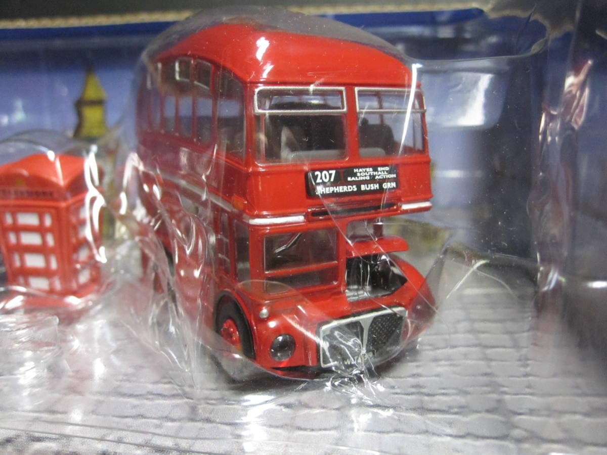 Amazon.co.jp: ☆ロンドンバスのプルバックカーと近衛兵のミニチュア