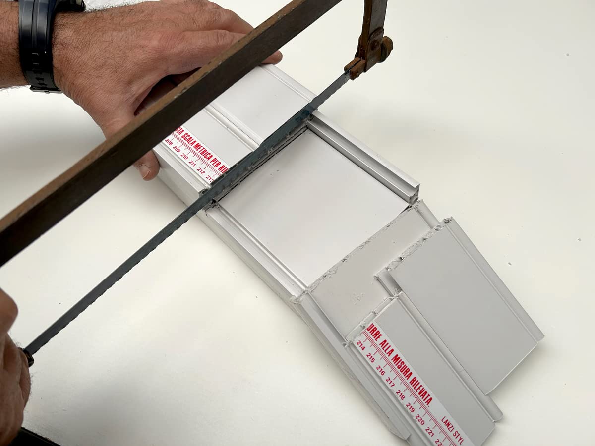 Puerta plegable en kit - PREMONTADA mod. JOLLY, medidas de 0-71 a 121cmx220H en PVC, bricolaje facil de armar con solo 10 tornillos, instrucciones claras y videos (Medida 96-109 x 220H, Blanco)