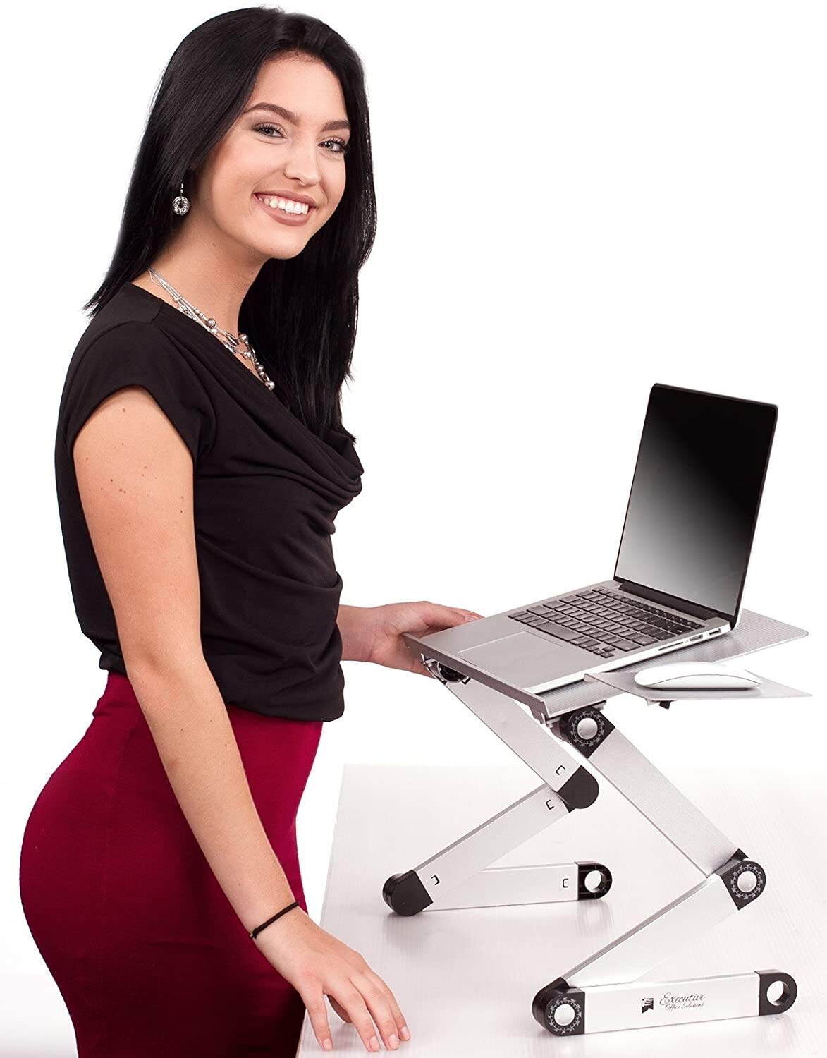 Supporto per laptop, Regolabile in Alluminio Scrivania/Stand/Tavolo Ventilato con Ventole CPU Tappetino for Mouse Montaggio Laterale-Notebook-MacBook-Leggero Ergonomico TV Letto Vassoio Girevole Stand