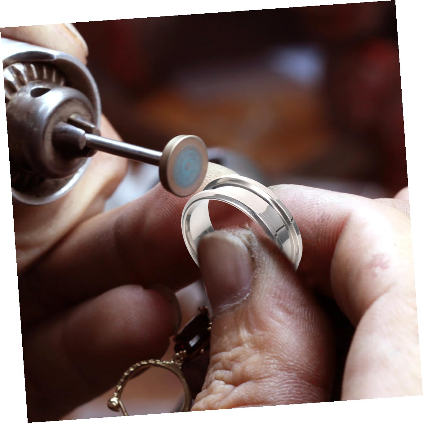 NUOBESTY Lot De 32 Bagues Colorées En Acier Titane Rainurées Unies Pour La Fabrication De Bagues Rainurées Artisanales En Acier Pour Hommes Vierges