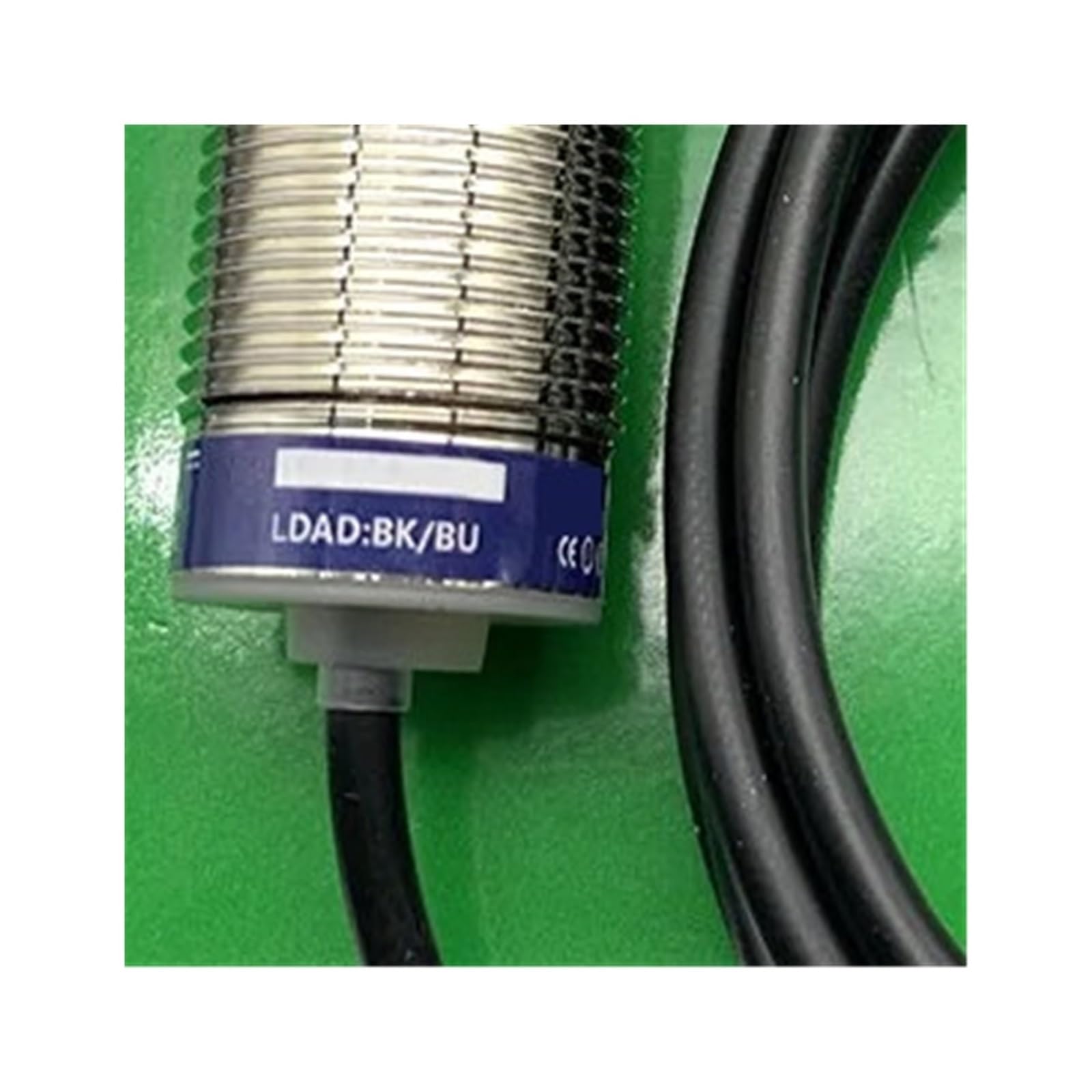 Sensor XS4P18MA230 cylindrique pour moderniser un atelier connecté