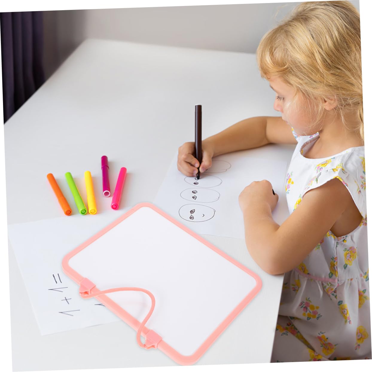 NUOBESTY Tableau Blanc Effaçable à Sec 2pcs Cordelette Suspendue, Multifonctionnel en Plastique, Double Face, pour Bureau et Étudiants