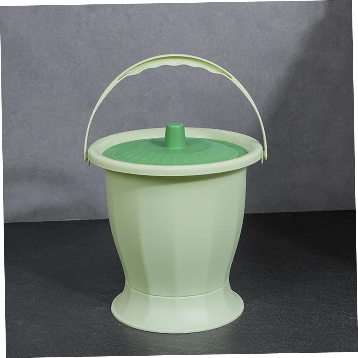 Vaguelly Plastic Urine Bucket Lid Portable Adult Urinal for Camping Outdoor Travel Easy to Clean