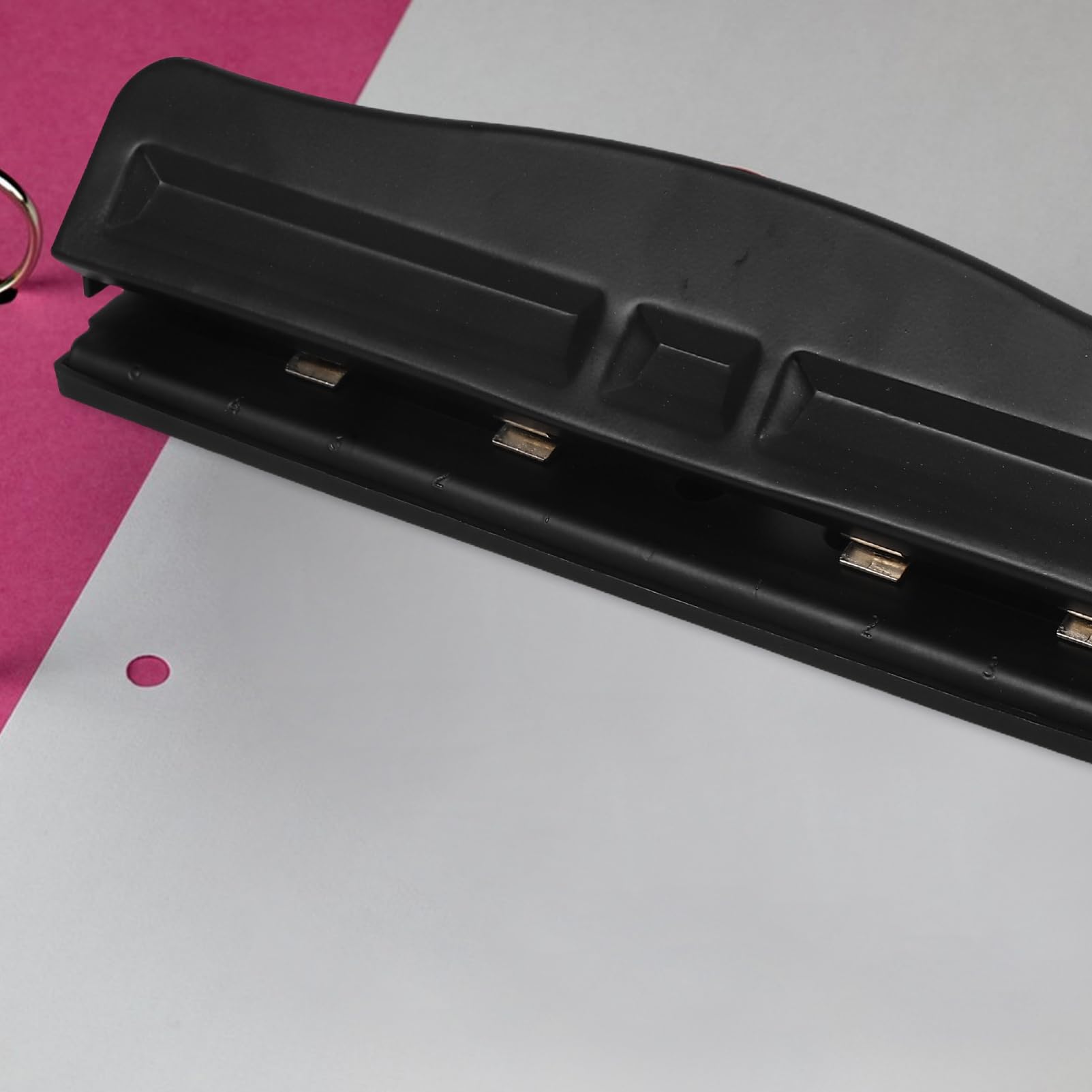 Perforatore Carta Nero a 4 Fori Regolabile per Scrapbooking | Plastica, Raccoglitore Trucioli Facile da Svuotare, Uso per Carta Craft e Forniture Ufficio