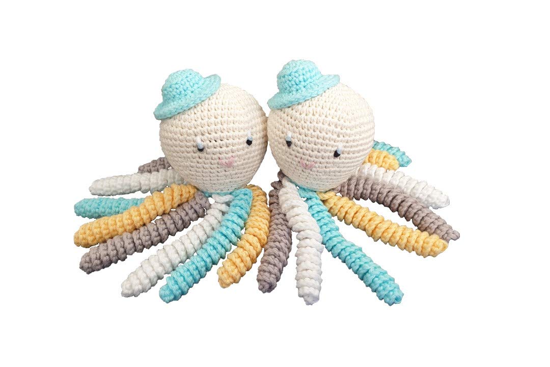 Pareja de pulpos amigurumi en color aguamarina, gris, blanco y amarillo. Pulpos de ganchillo - crochet ideales como regalo para bebés y recién nacidos.